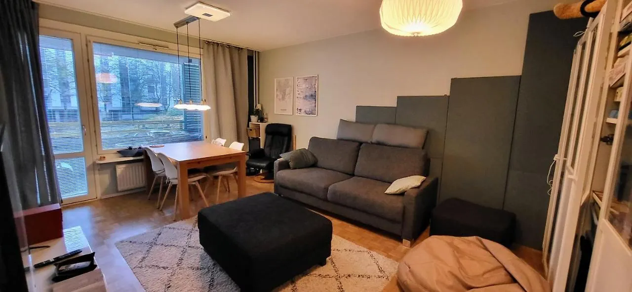 Cosy Big 2 Room Apartment 헬싱키