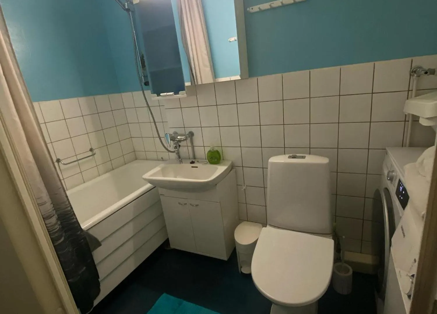 Cosy Big 2 Room Apartment 헬싱키